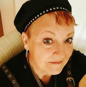 Meet your Posher, Carol